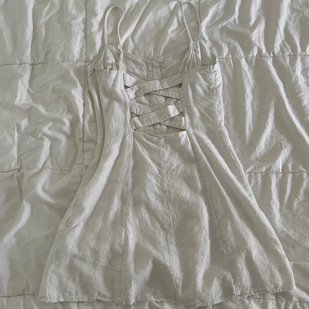 Garage - Strappy Back Linen Dress (White) - Picture 3 of 4